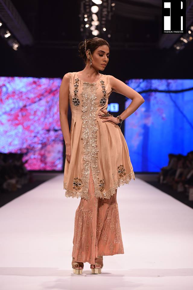Lala Textiles-collection-at-fashion-pakistan-week-15