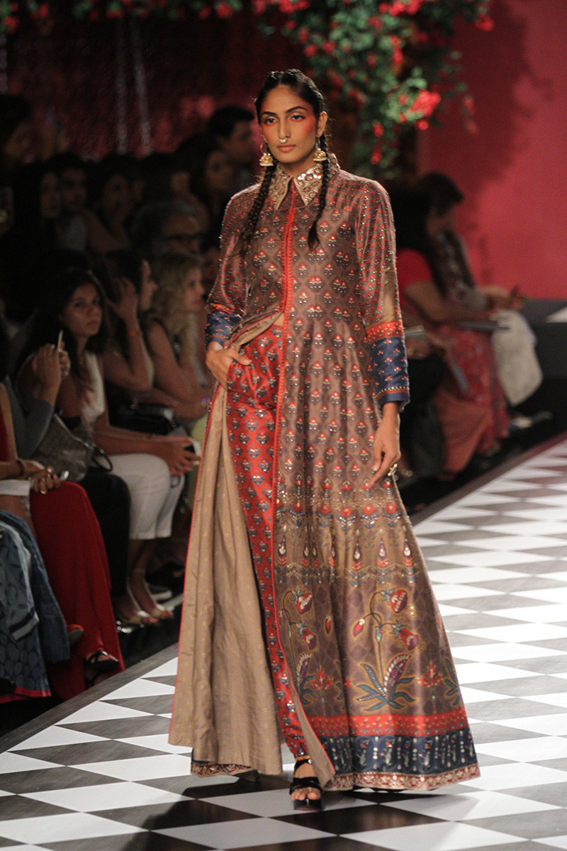 Anita Dongre-india-couture-week-runway-8