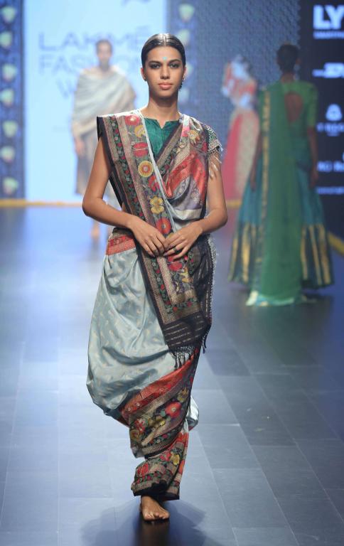 Gaurang-Collection-at-lakme-fashion-week-15