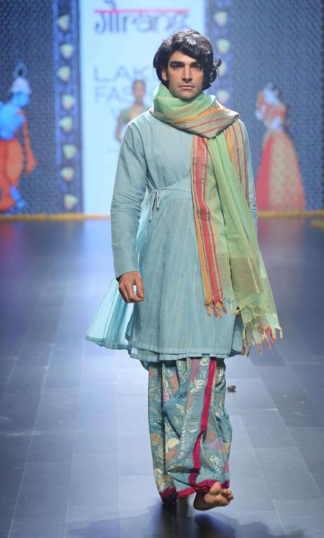 Gaurang-Collection-at-lakme-fashion-week-17