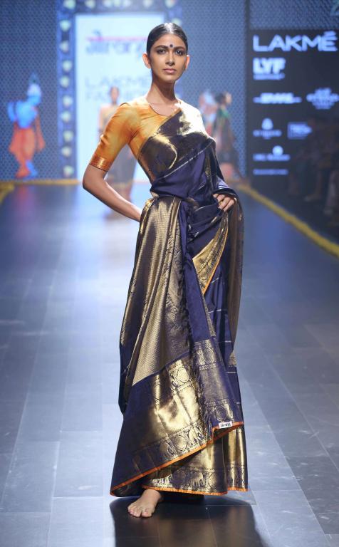Gaurang-Collection-at-lakme-fashion-week-18