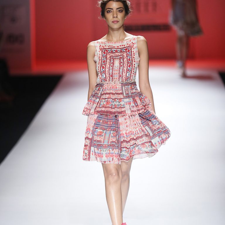 bhanuni-by-jyoti-latest-dresses-amazon-india-fashion-week-spring-summer-2017-10
