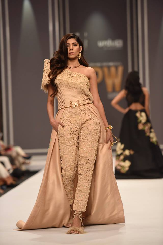 shehla-chatoor-bridal-collection-at-fpw-winter-festive-2016-8