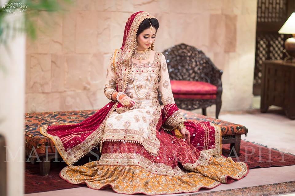 White and red hot sale bridal dress pakistani