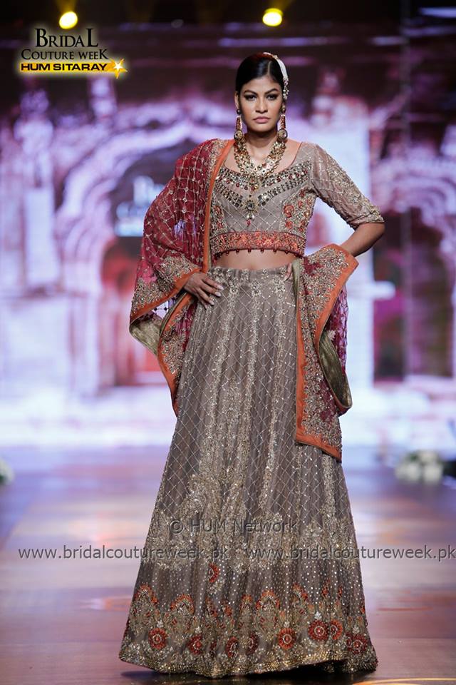 Aisha Imran Bridal Collection At Bridal Couture Week Gold 16 Pk Vogue 