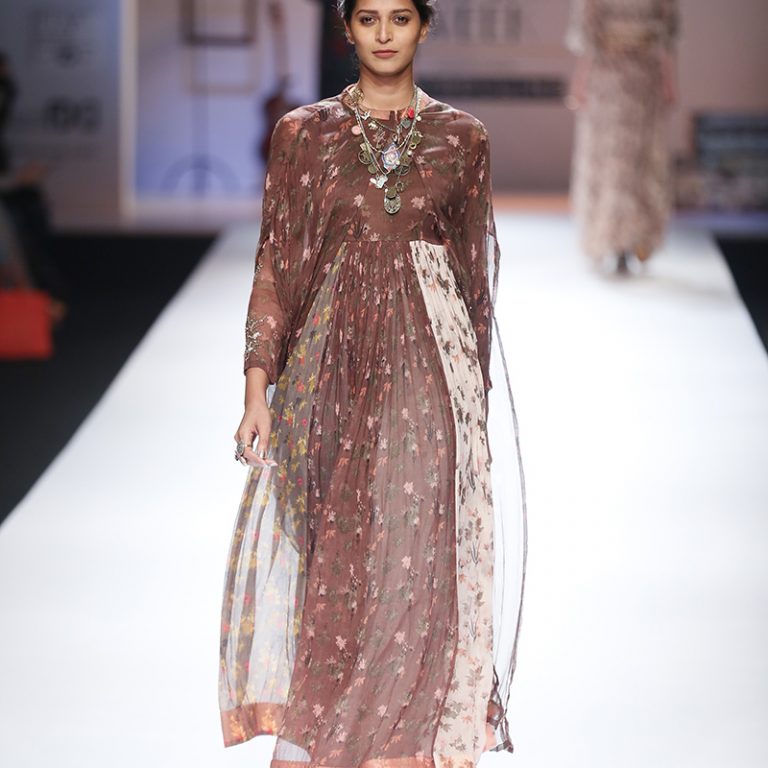 pallavi-jaipur-spring-collection-at-amazon-india-fashion-week-2017-11