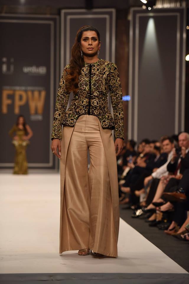 maheen-karim-winter-collection-at-fpw-winter-festive-2016-13