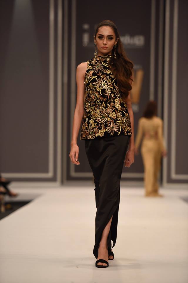 maheen-karim-winter-collection-at-fpw-winter-festive-2016-8